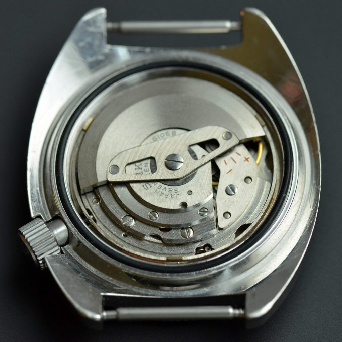 Seiko_6105-8000_069_04
