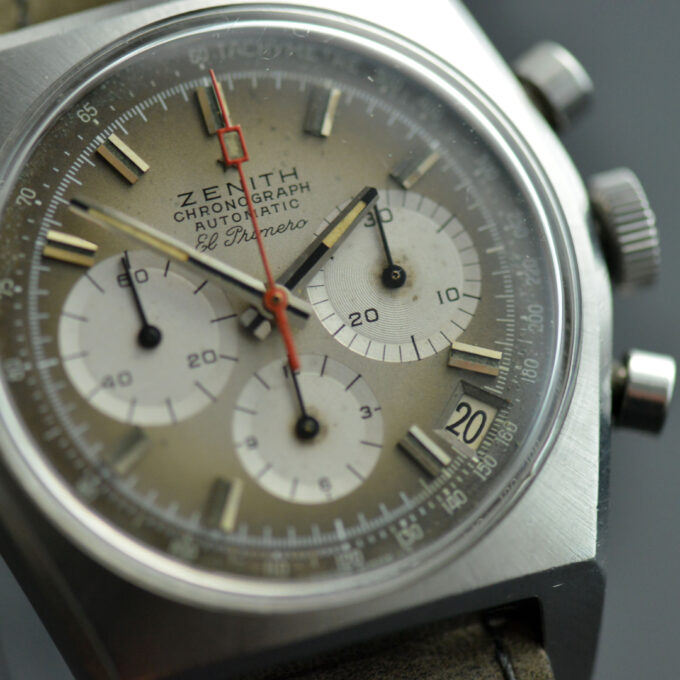 Zenith A385 closeup Zenith A385